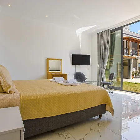 Nur & 3* Kalkan