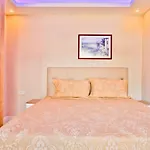 Nur & Hotel