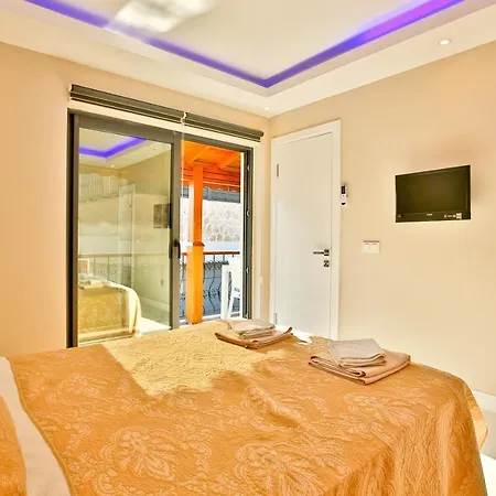 Otel Nur & 3*