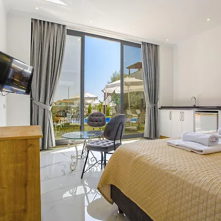 Otel Nur & 3*